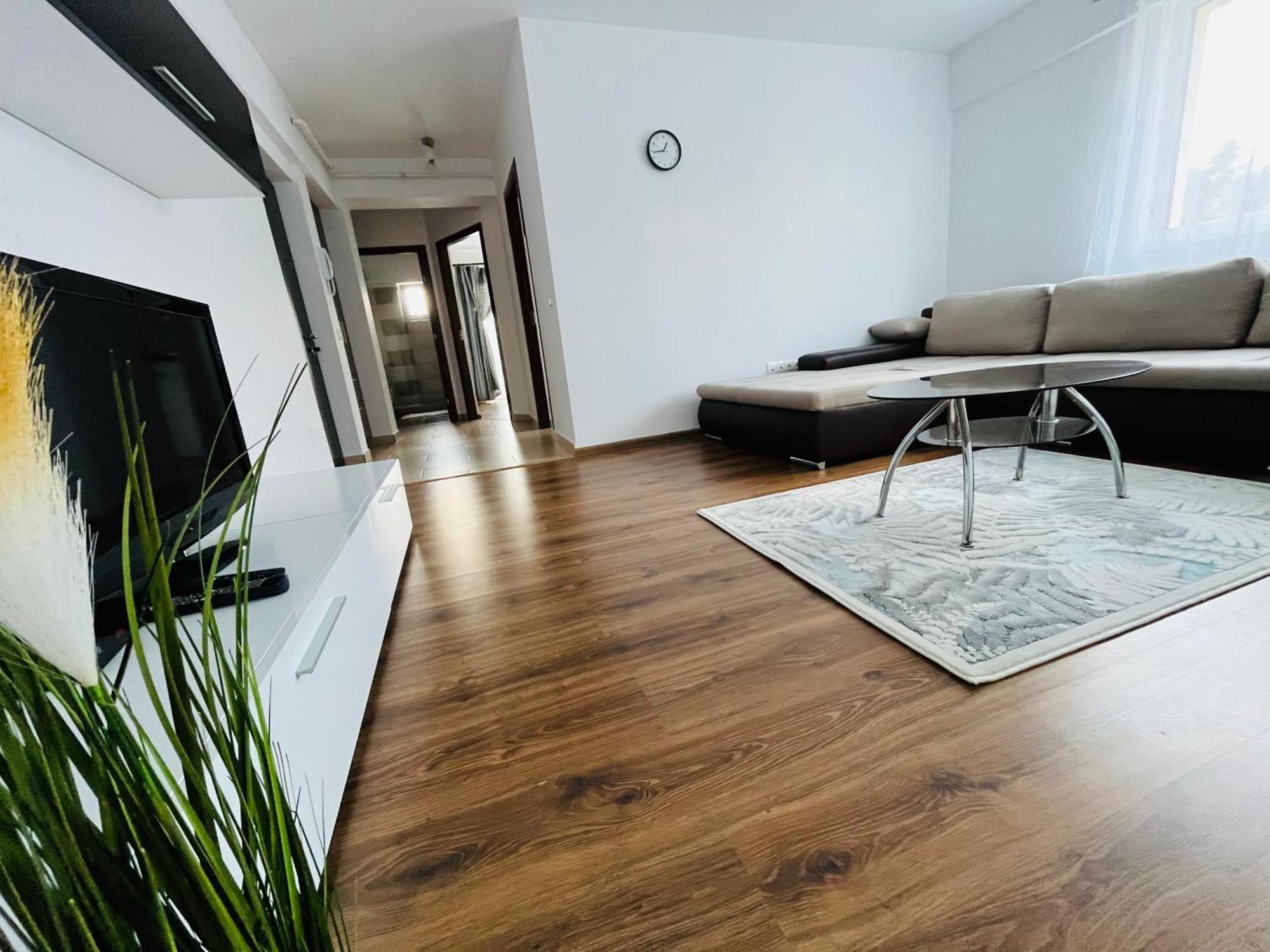 Green Apartaments Zărneşti Eksteriør bilde