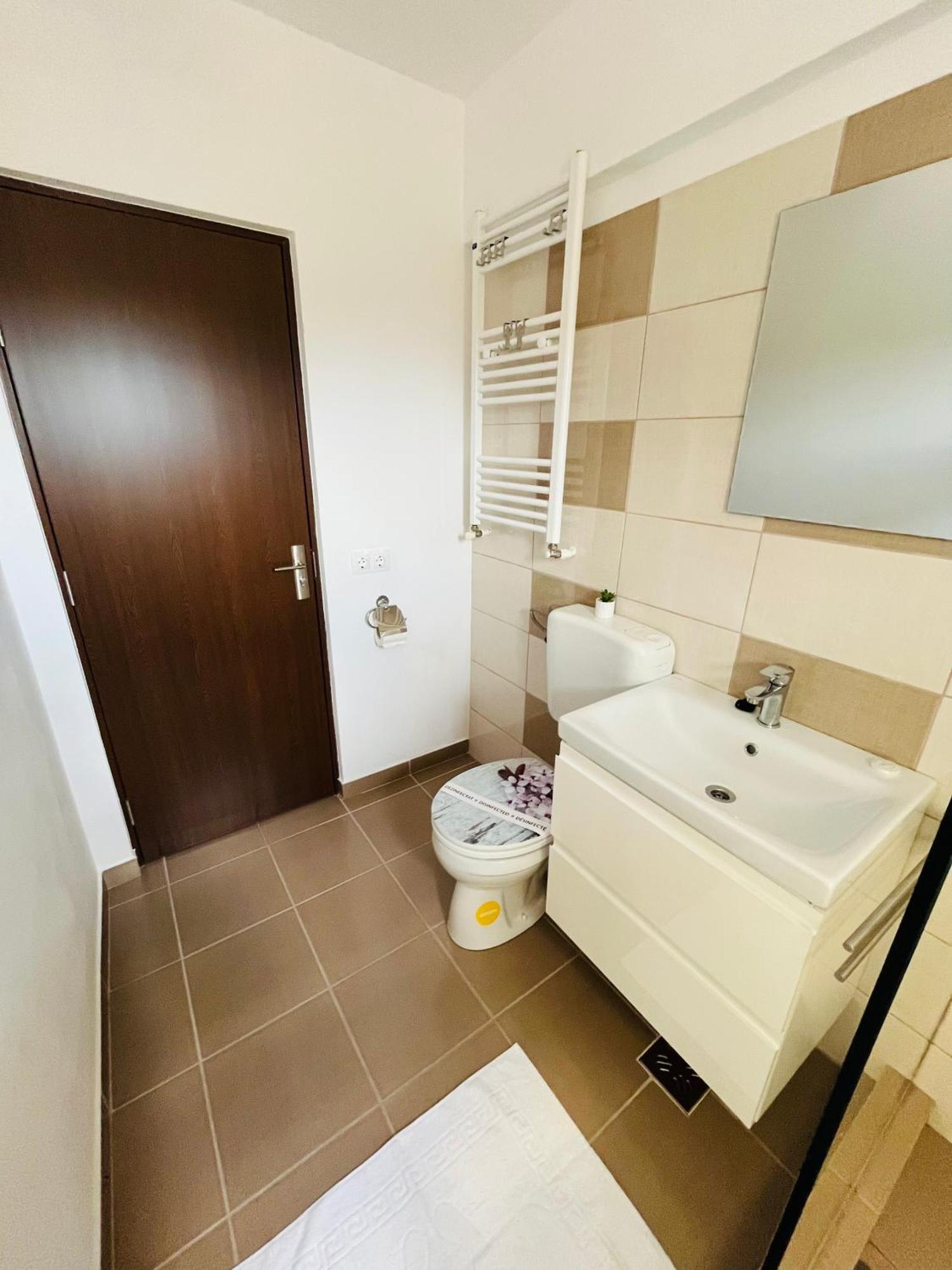 Green Apartaments Zărneşti Eksteriør bilde