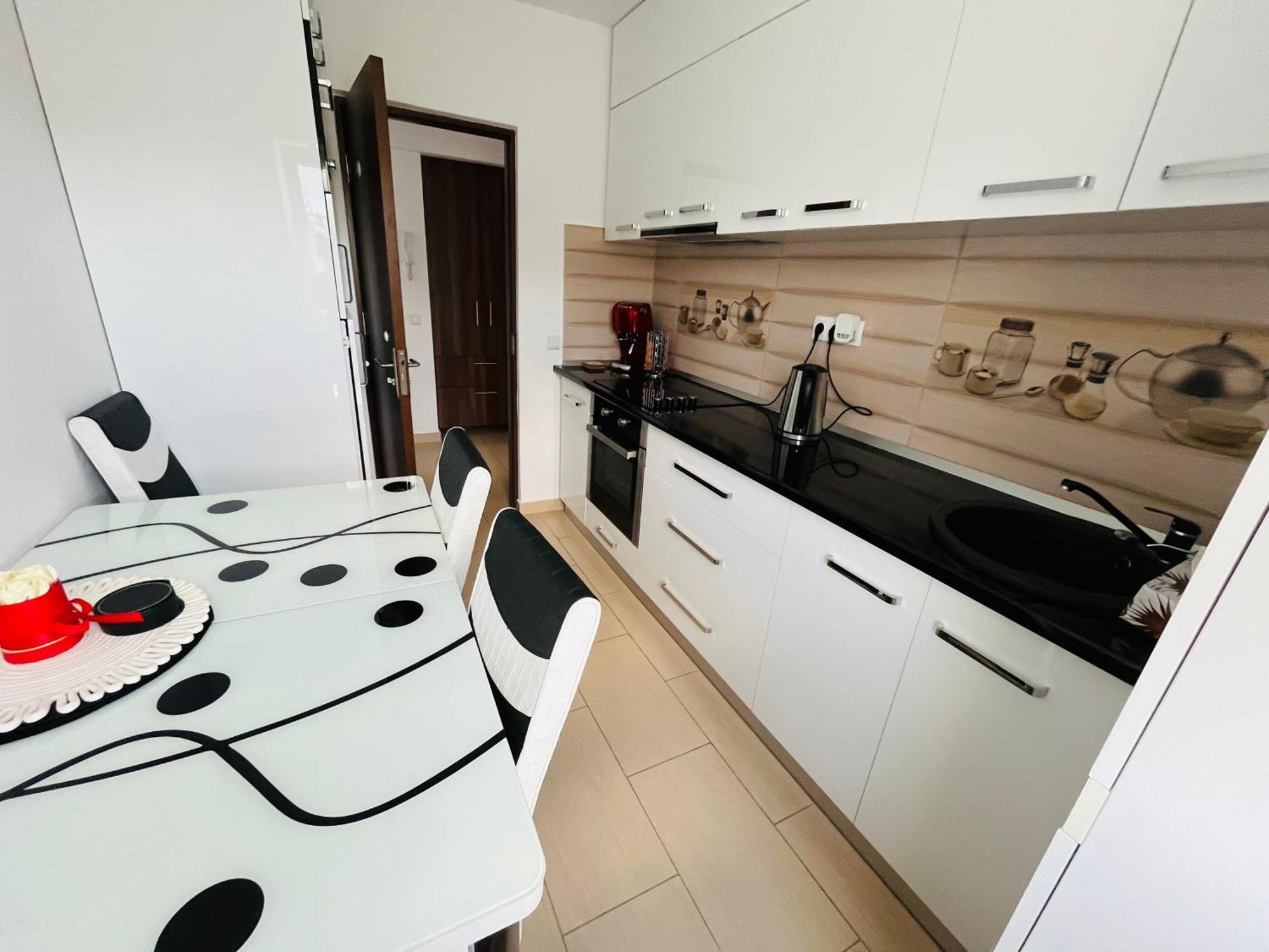 Green Apartaments Zărneşti Eksteriør bilde
